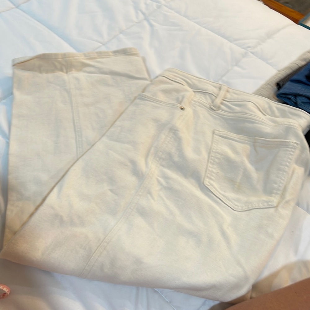 Ava & Viv cream colored wide leg cropped pants